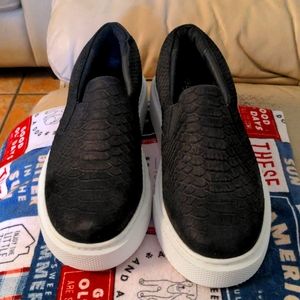 J/Slides sneakers 8.5 black w/white trim